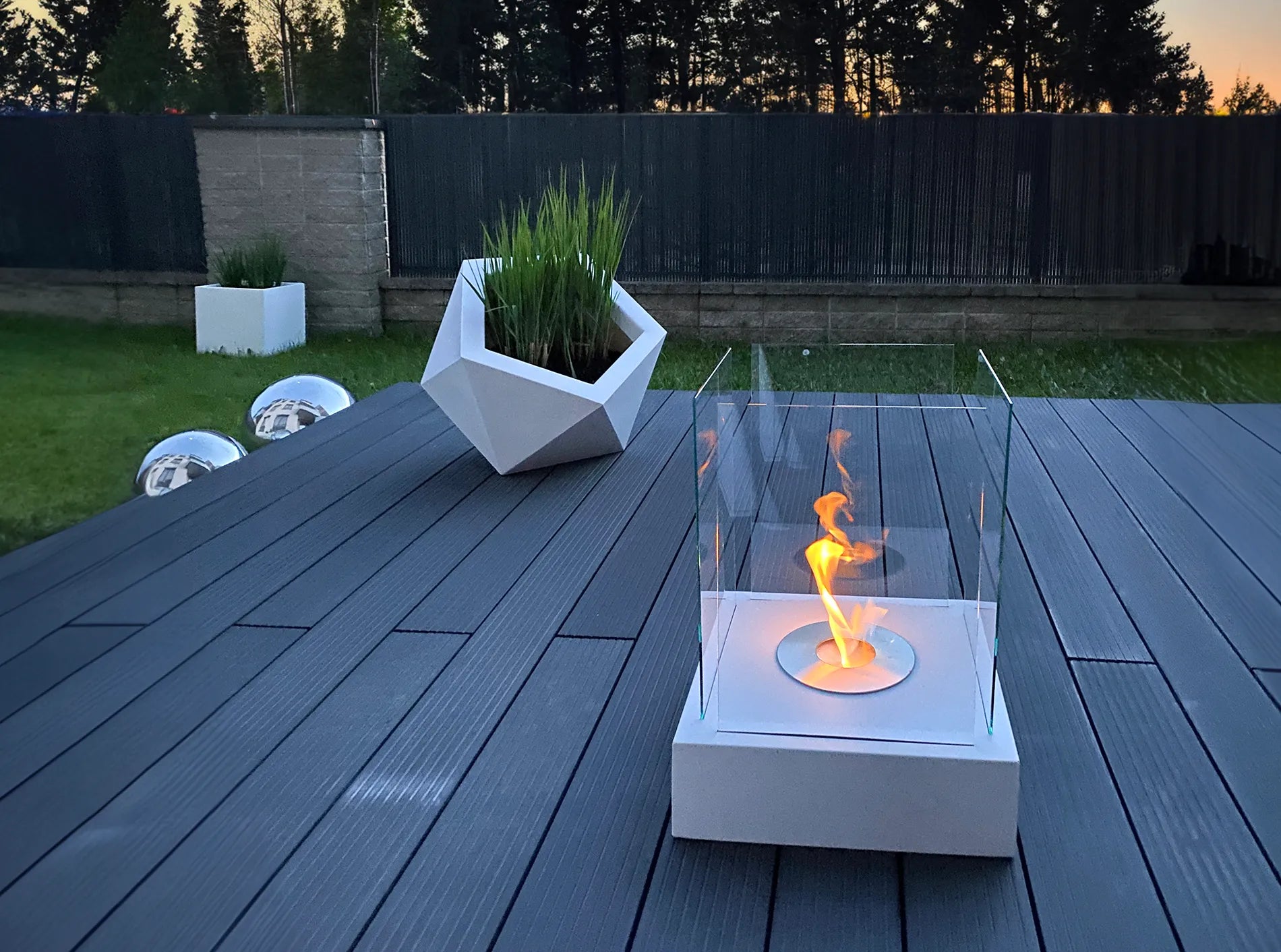 one.Luma400 Design Feuerstelle in Weiß