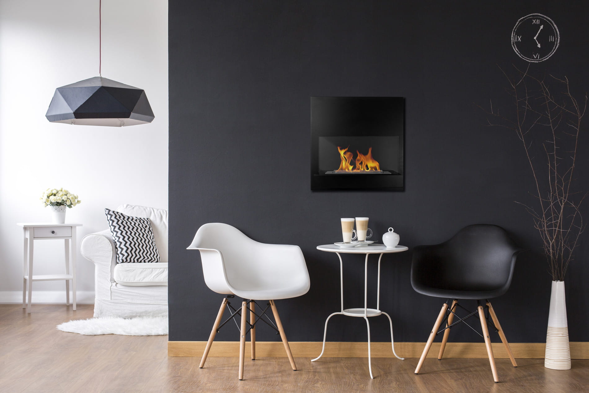four.Wall | Bioethanol-Wandkamin in Schwarz