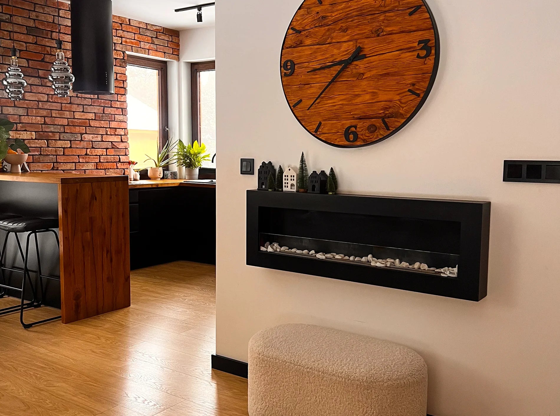four.Frame Eleganter Wandkamin 1200x400 in Schwarz