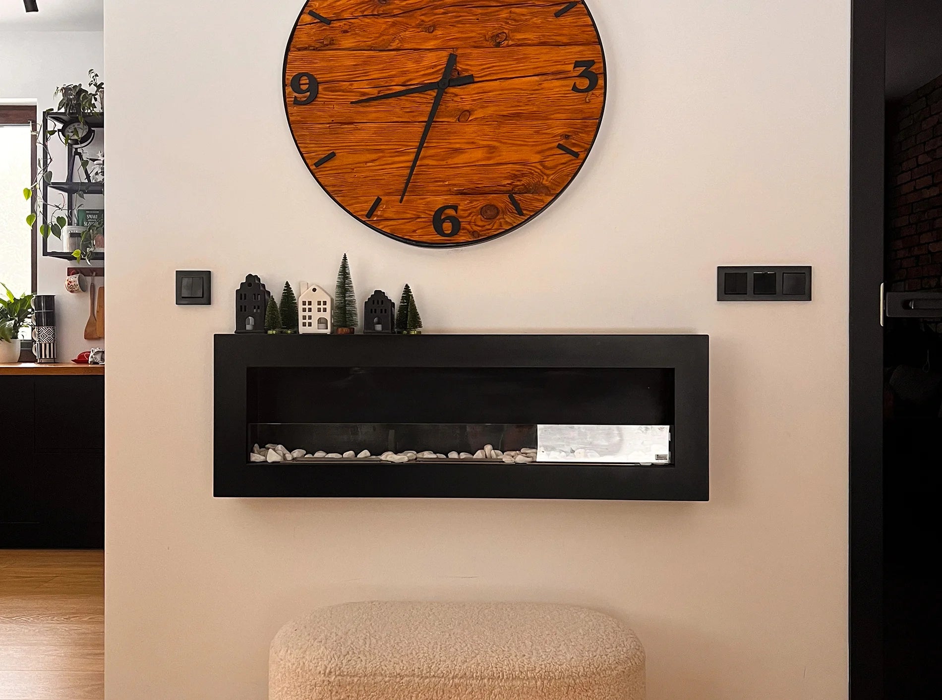 four.Frame Eleganter Wandkamin 1200x400 in Schwarz