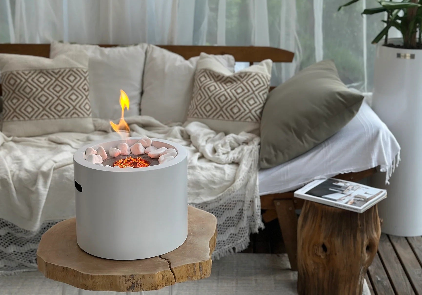 Solis 290 Runde Outdoor Feuerschale in Weiß