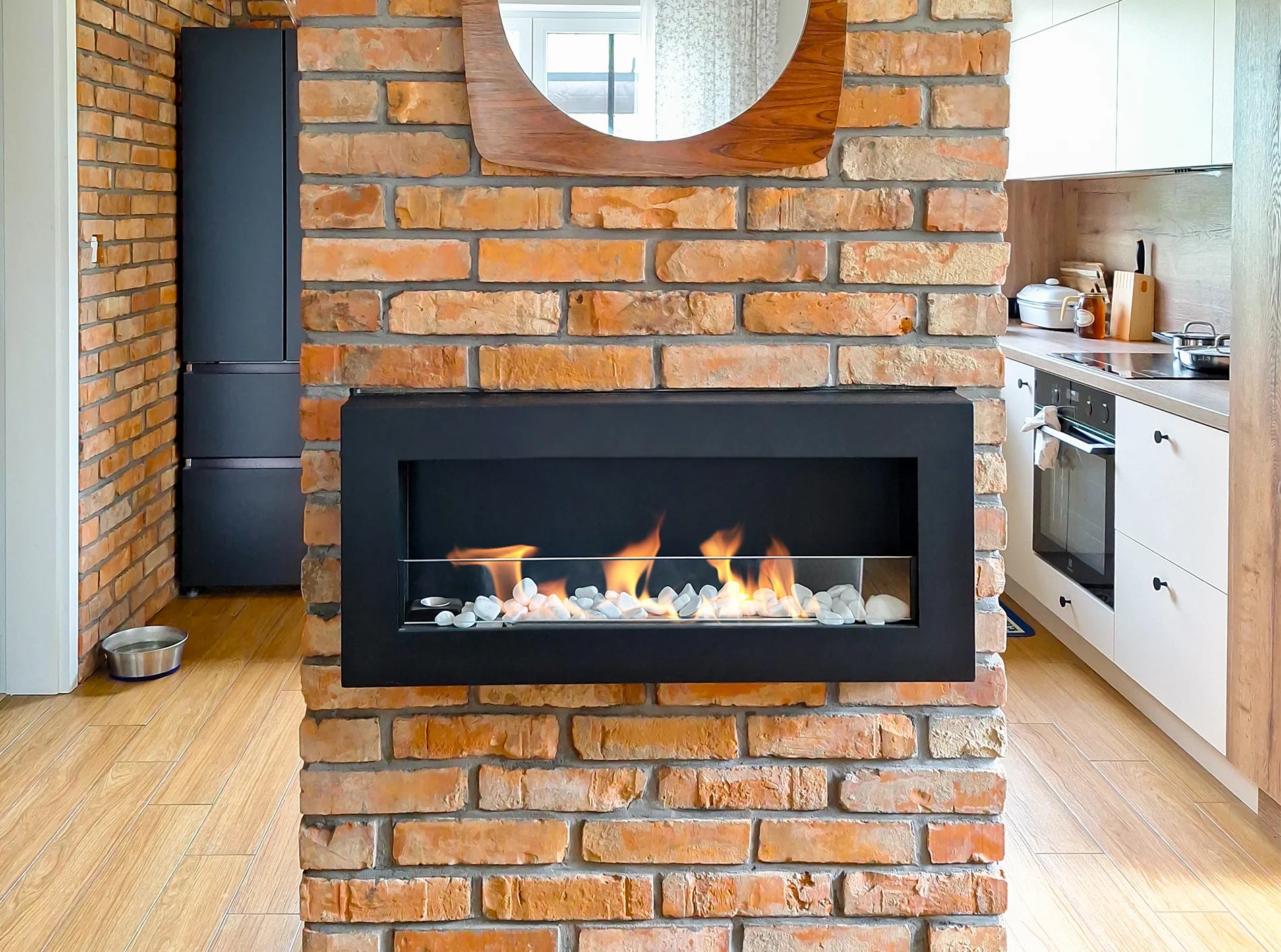 four.Frame Eleganter Wandkamin 900x400 in Schwarz