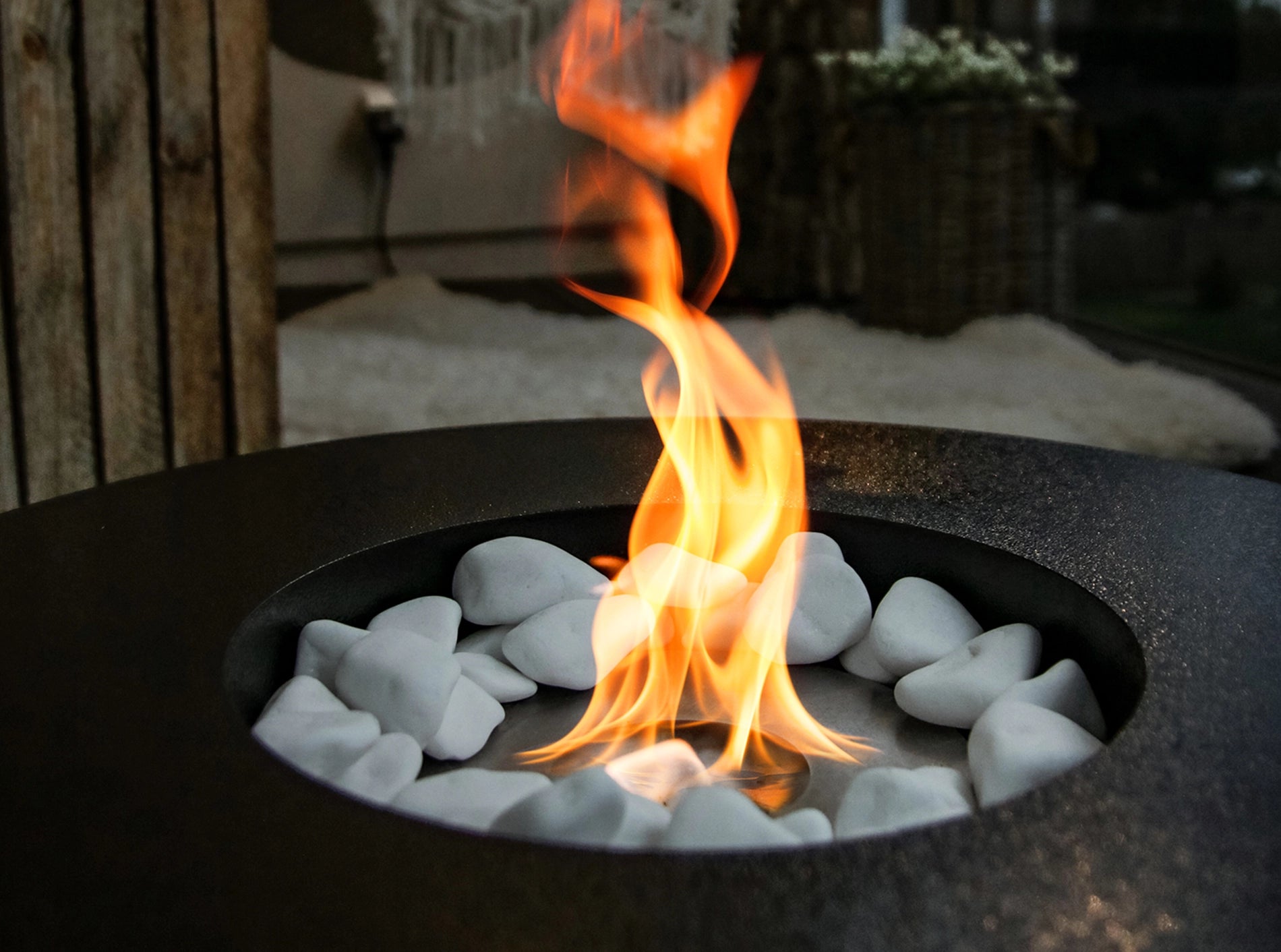 two.Sun Runde Bioethanol-Feuerschale in Schwarz