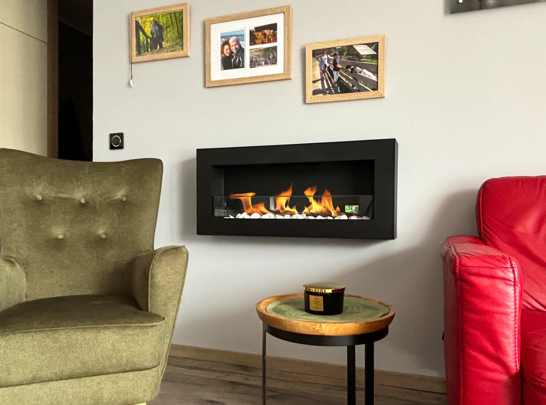 four.Frame Eleganter Wandkamin 900x400 in Schwarz