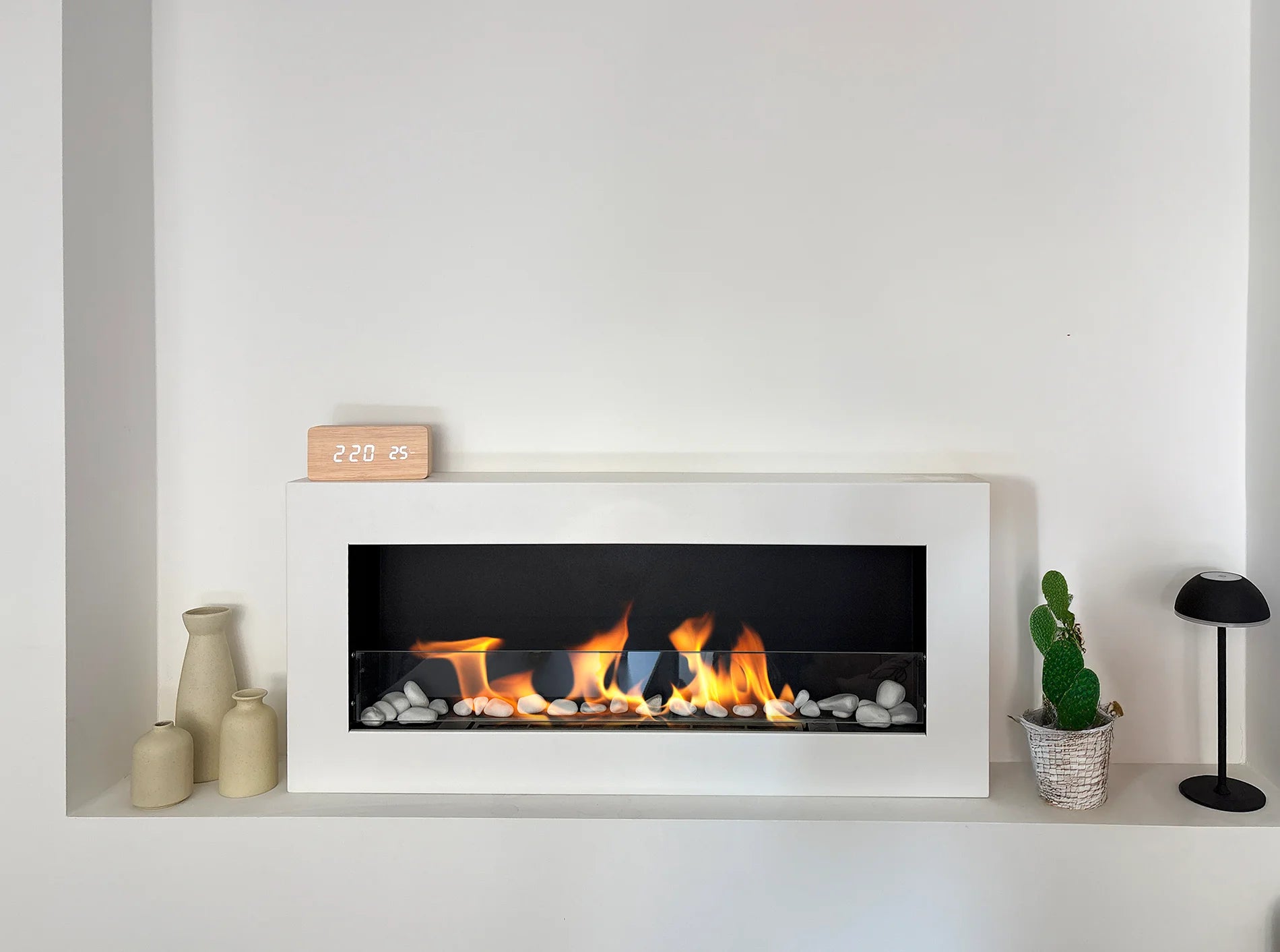 four.Frame Eleganter Wandkamin 900x400 in Weiß