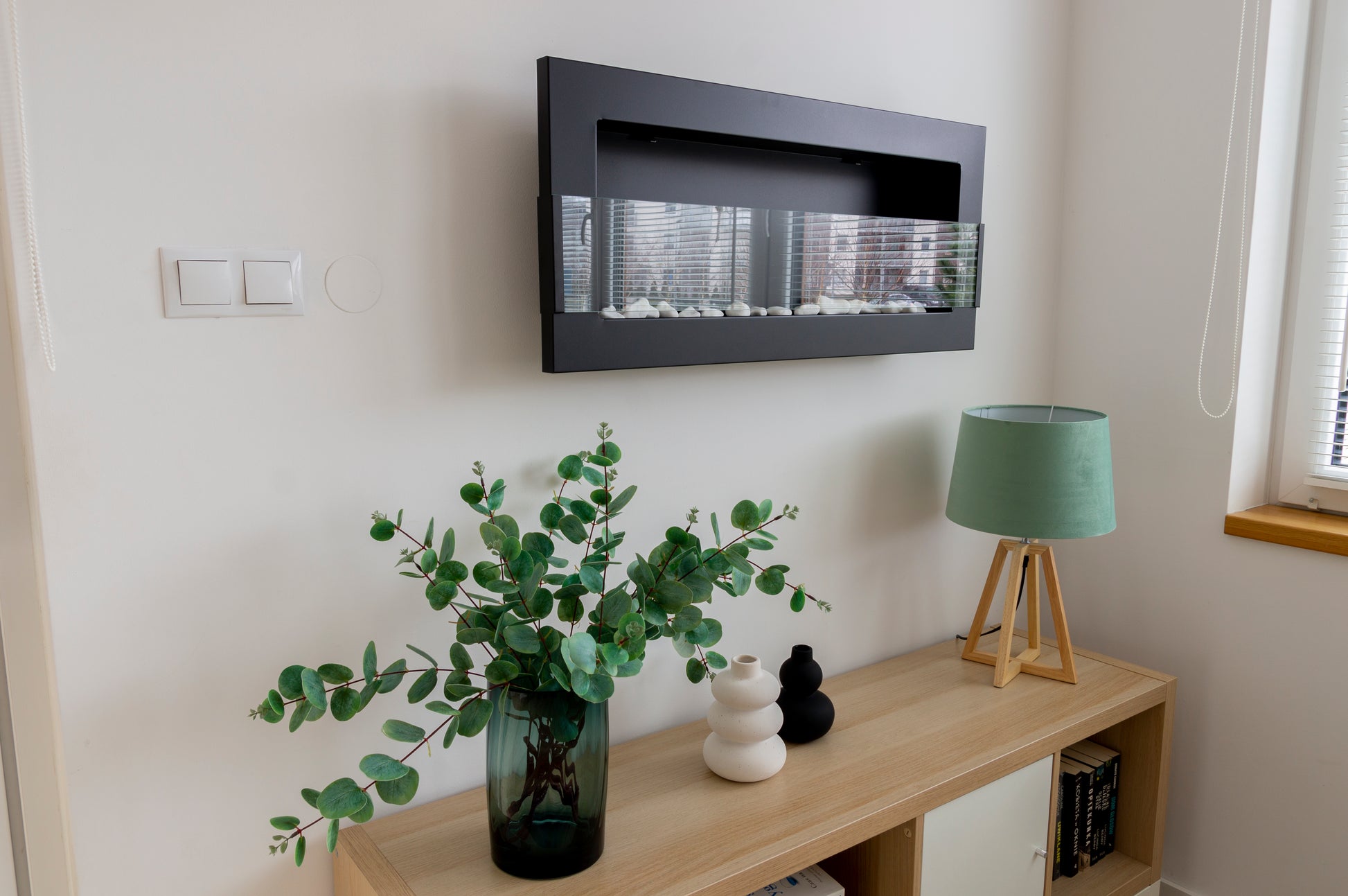 Elegant Wandkamin 900x400 in schwarz