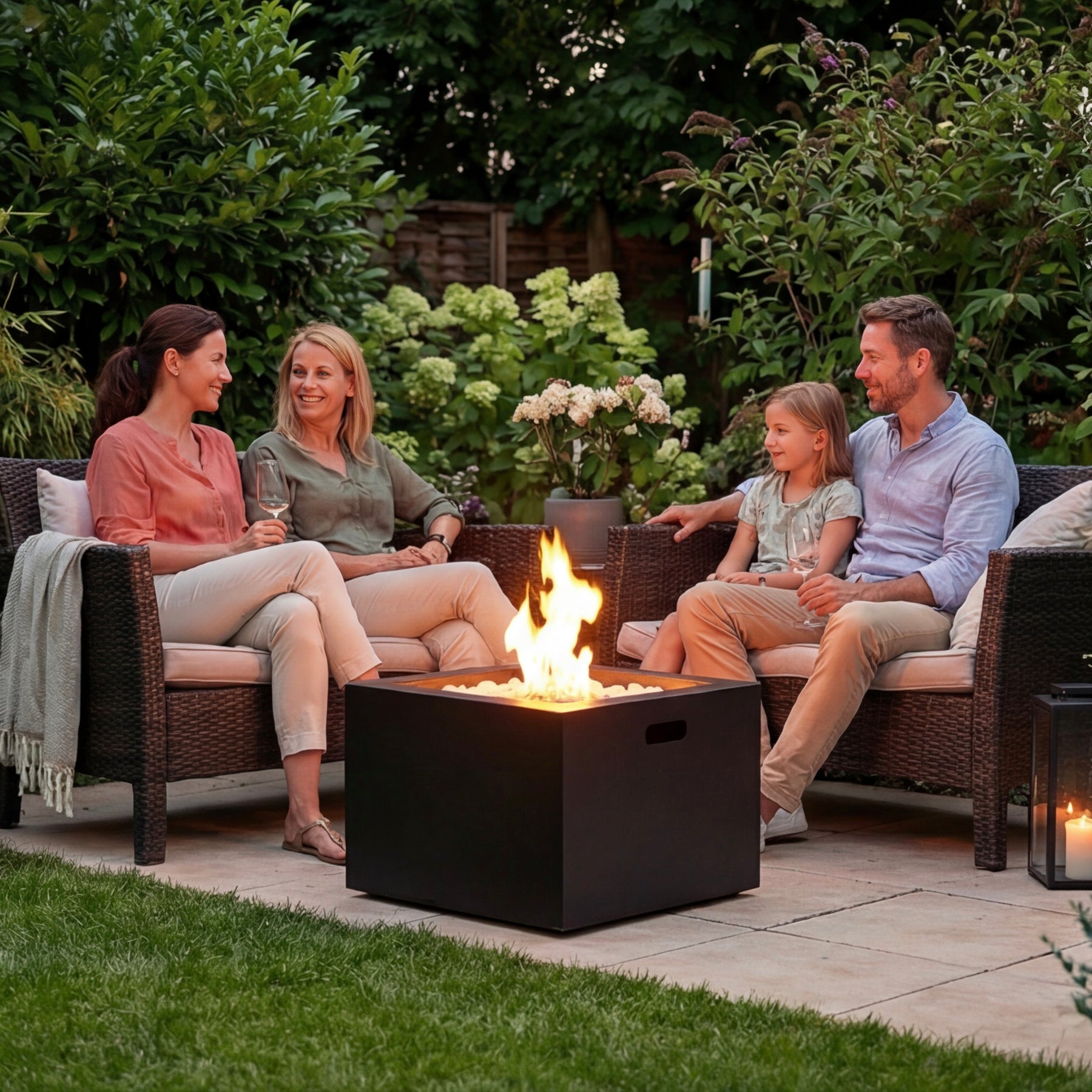Feuerstelle Cube – Bioethanol Feuerwürfel für Terrasse & Garten mit echter Flamme im passenden Ambiente
